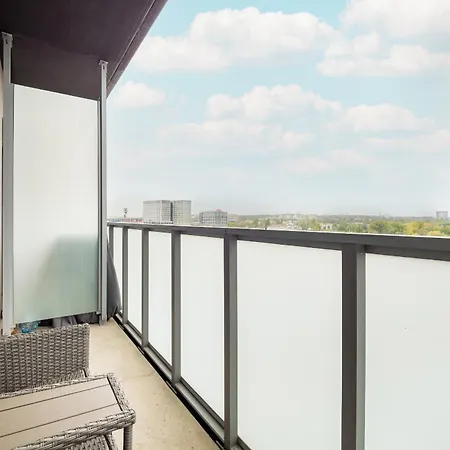 Апартаменты Air-conditioned With Parking And Balcony, Zabrska Global Office Park By Renters *