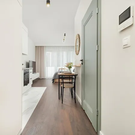 Appartement Air-conditioned With Parking And Balcony, Zabrska Global Office Park By Renters Katowice