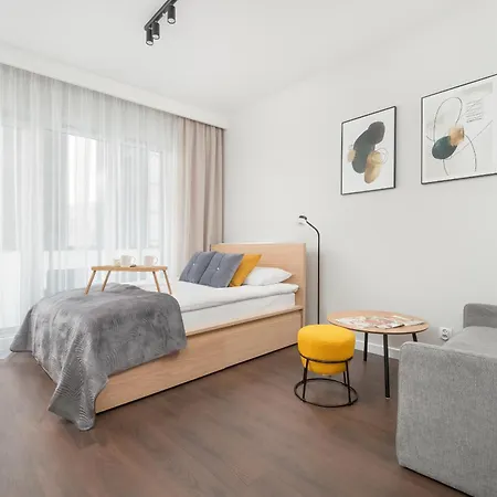 Air-conditioned With Parking And Balcony, Zabrska Global Office Park By Renters Апартаменты Катовице