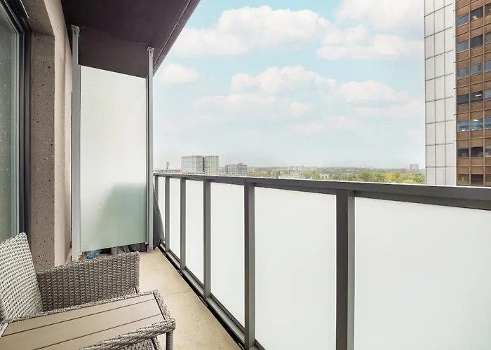 Apartmán Air-conditioned With Parking And Balcony, Zabrska Global Office Park By Renters *