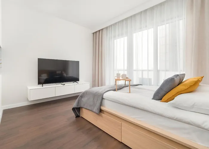 Air-conditioned With Parking And Balcony, Zabrska Global Office Park By Renters Apartmán *